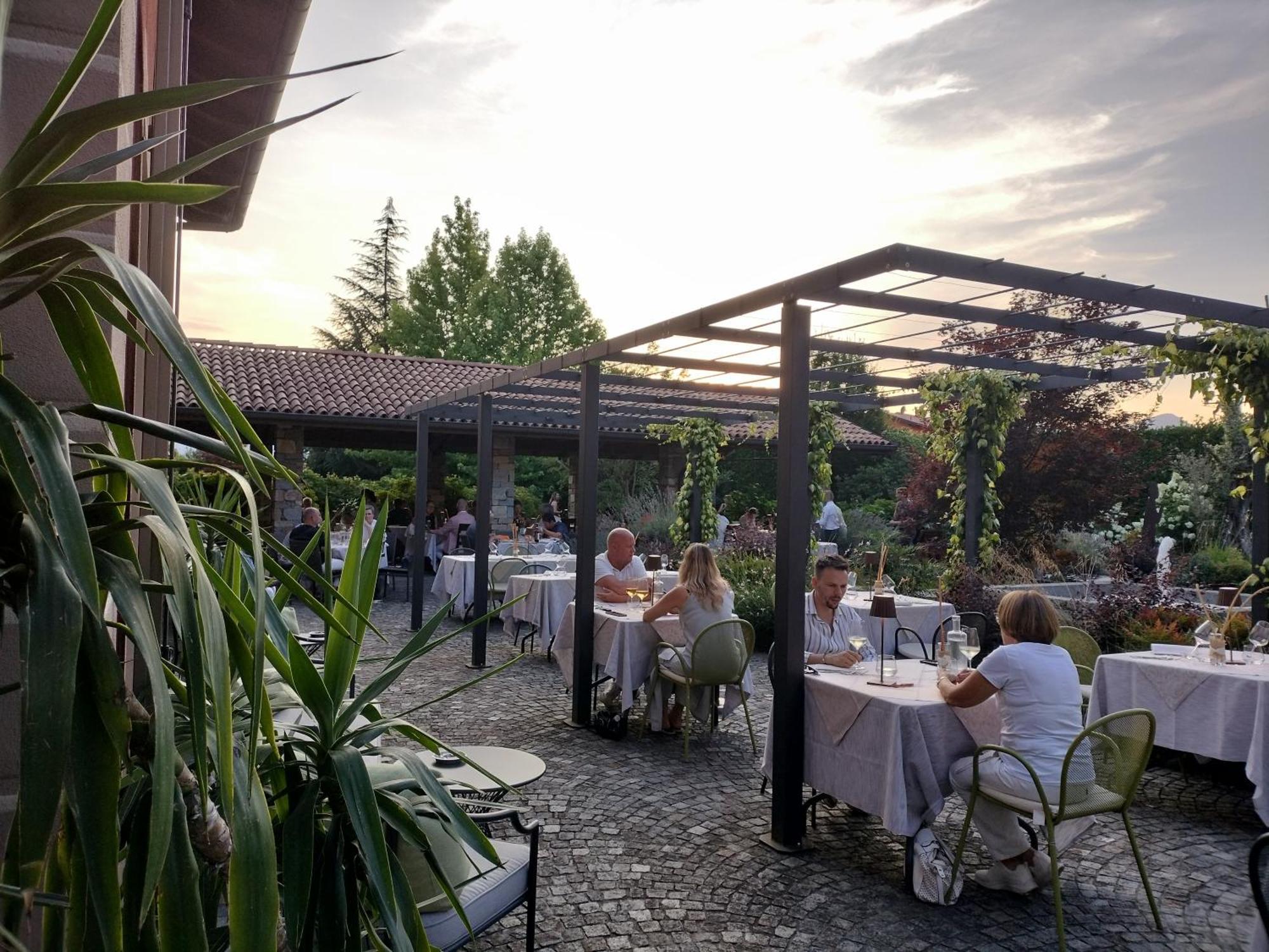 Hotel Cortese Armeno Luaran gambar