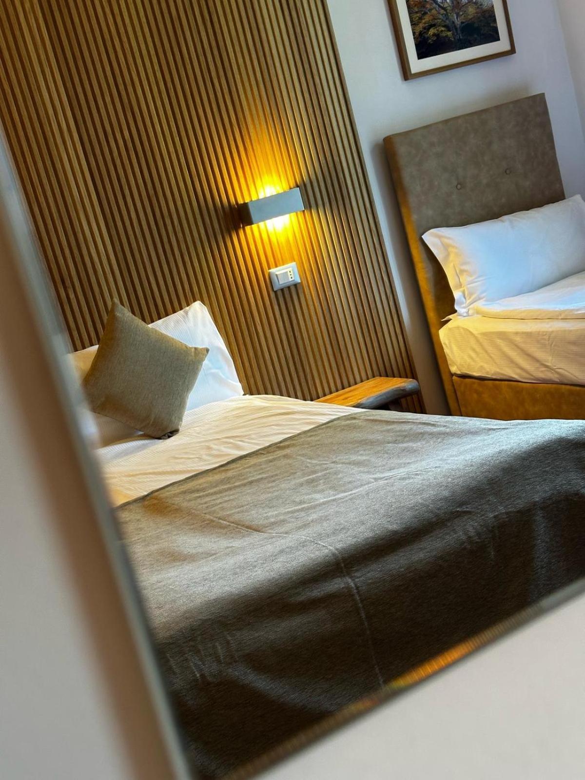 Hotel Cortese Armeno Luaran gambar
